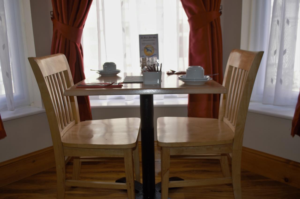 Sea Breeze Guest House Дуглас Екстер'єр фото